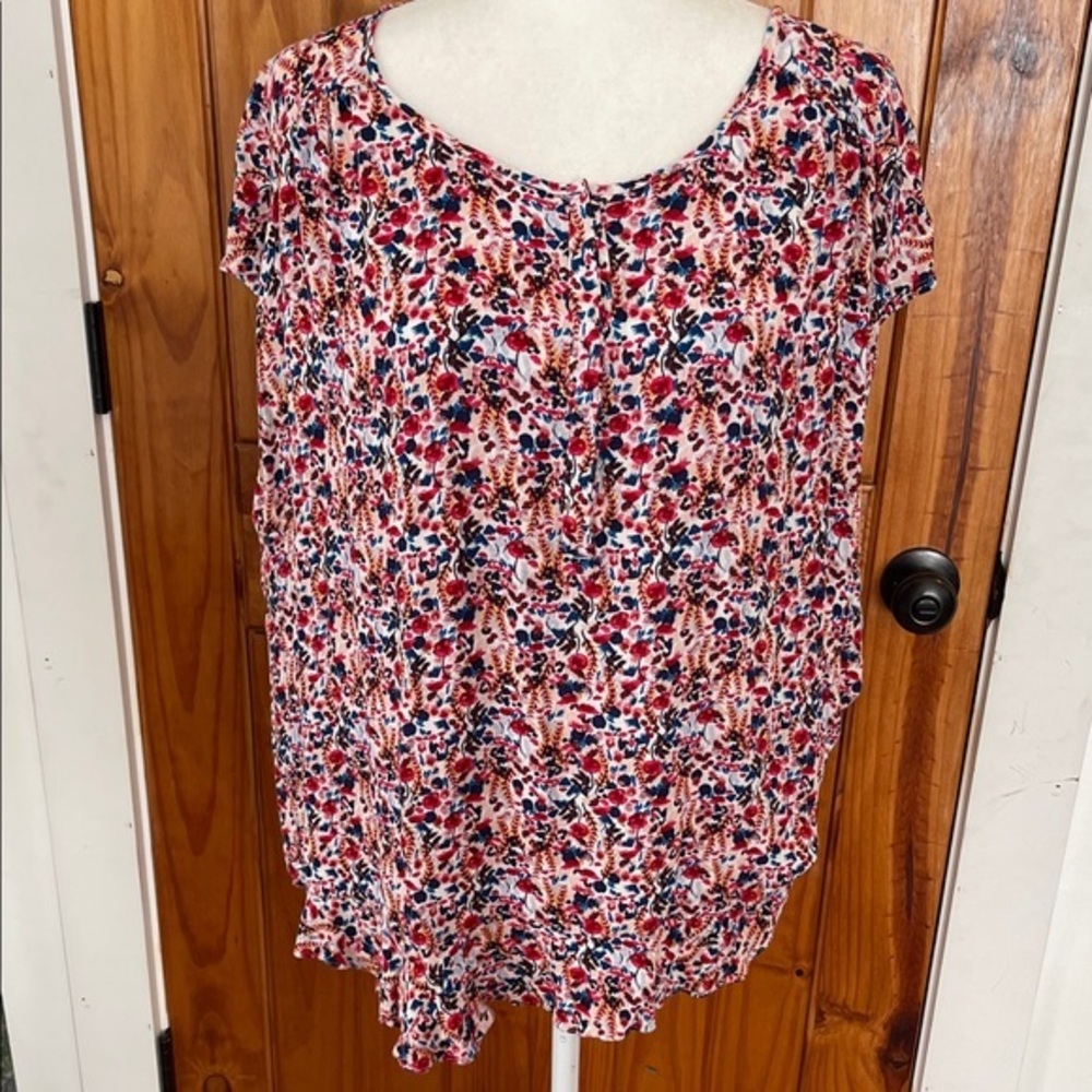 Liz Claiborne Short Sleeve Top XL red pink blue floral rayon scoop neck feminine